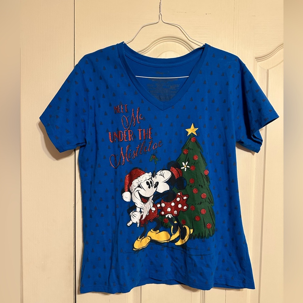 Disney Store Mickey & Minnie “Meet me Under the Mistletoe” Christmas T-Shirt XL